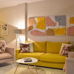  Apartament By The