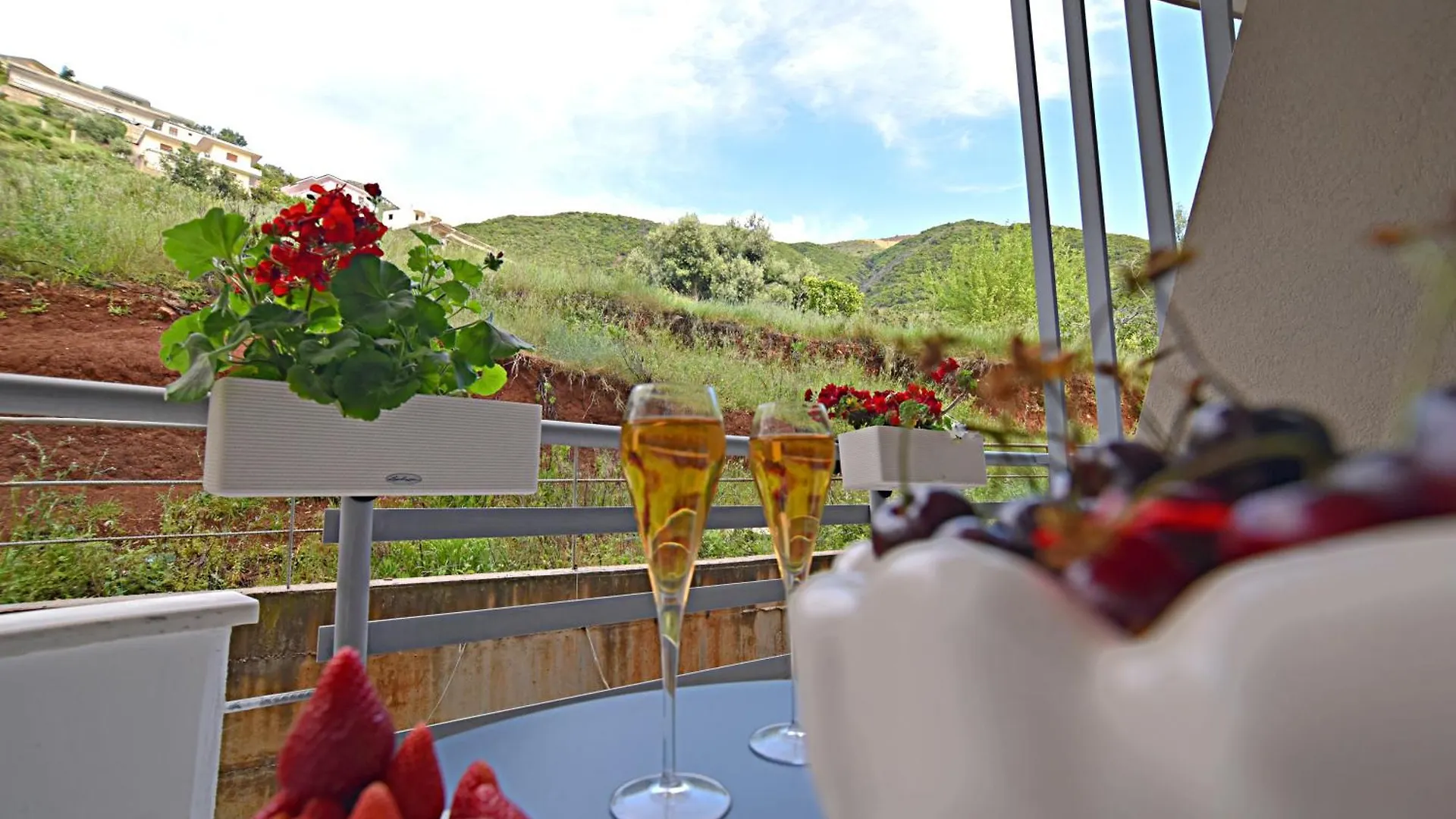 Sunrise Suites Vlorë 公寓
