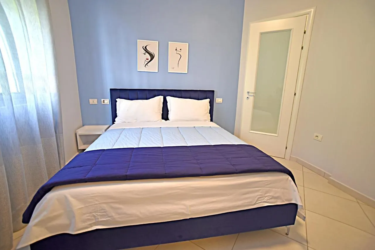 Sunrise Suites فلورا